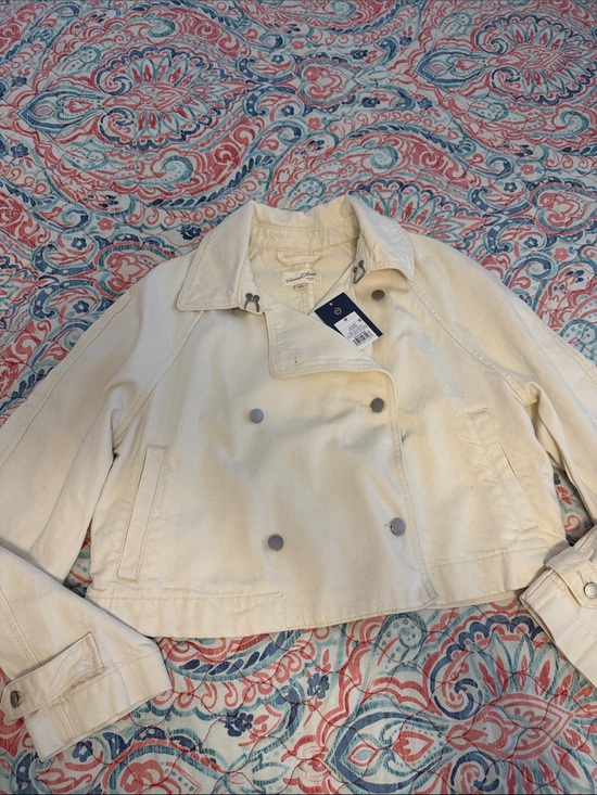 Universal Thread Jackets & Blazers - Universal Thread Cream Cropped Double-Breasted denim coat, NWT